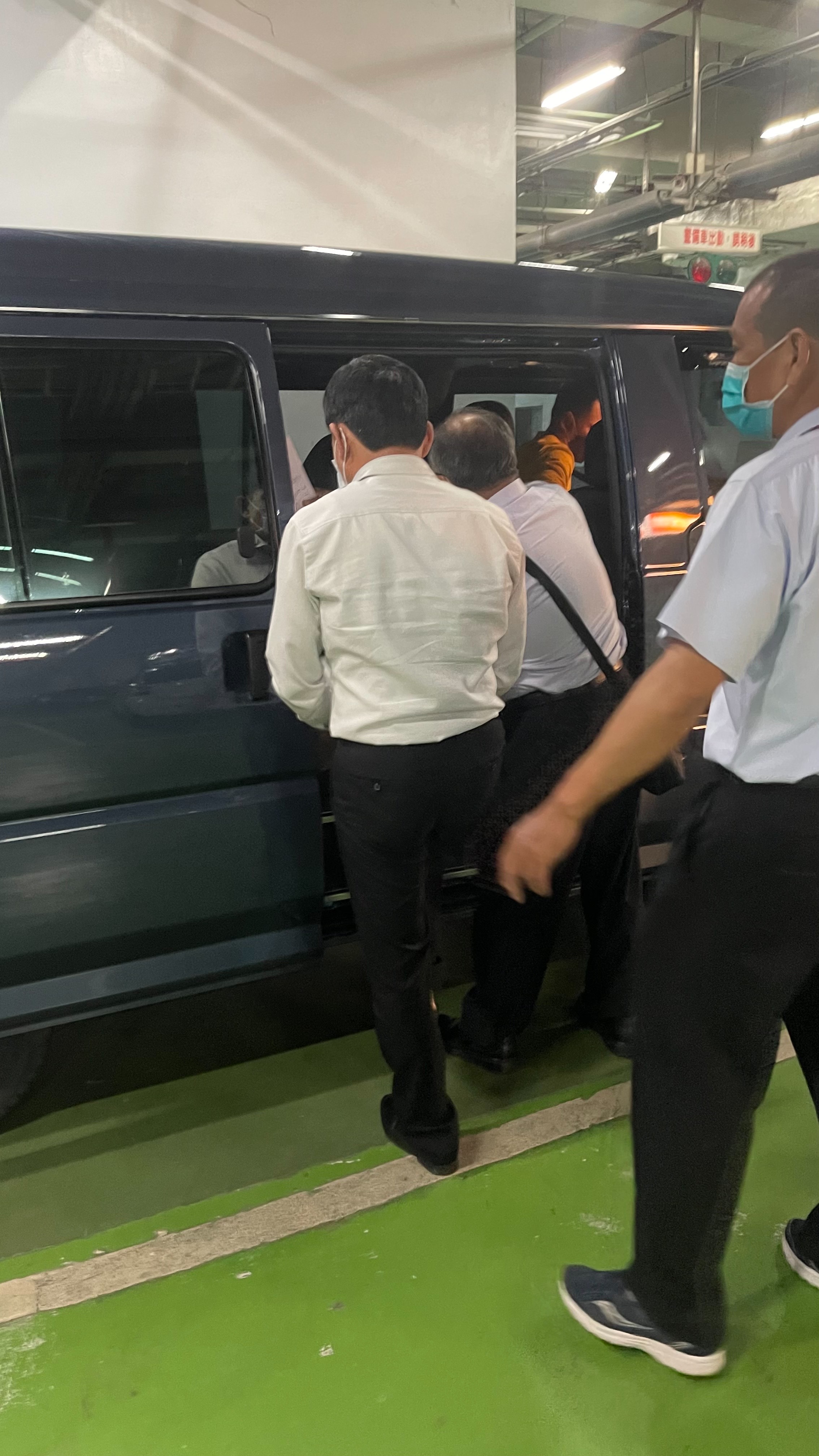 零件製造公司欠稅費336萬元拒繳,黃姓前負責人遭管收