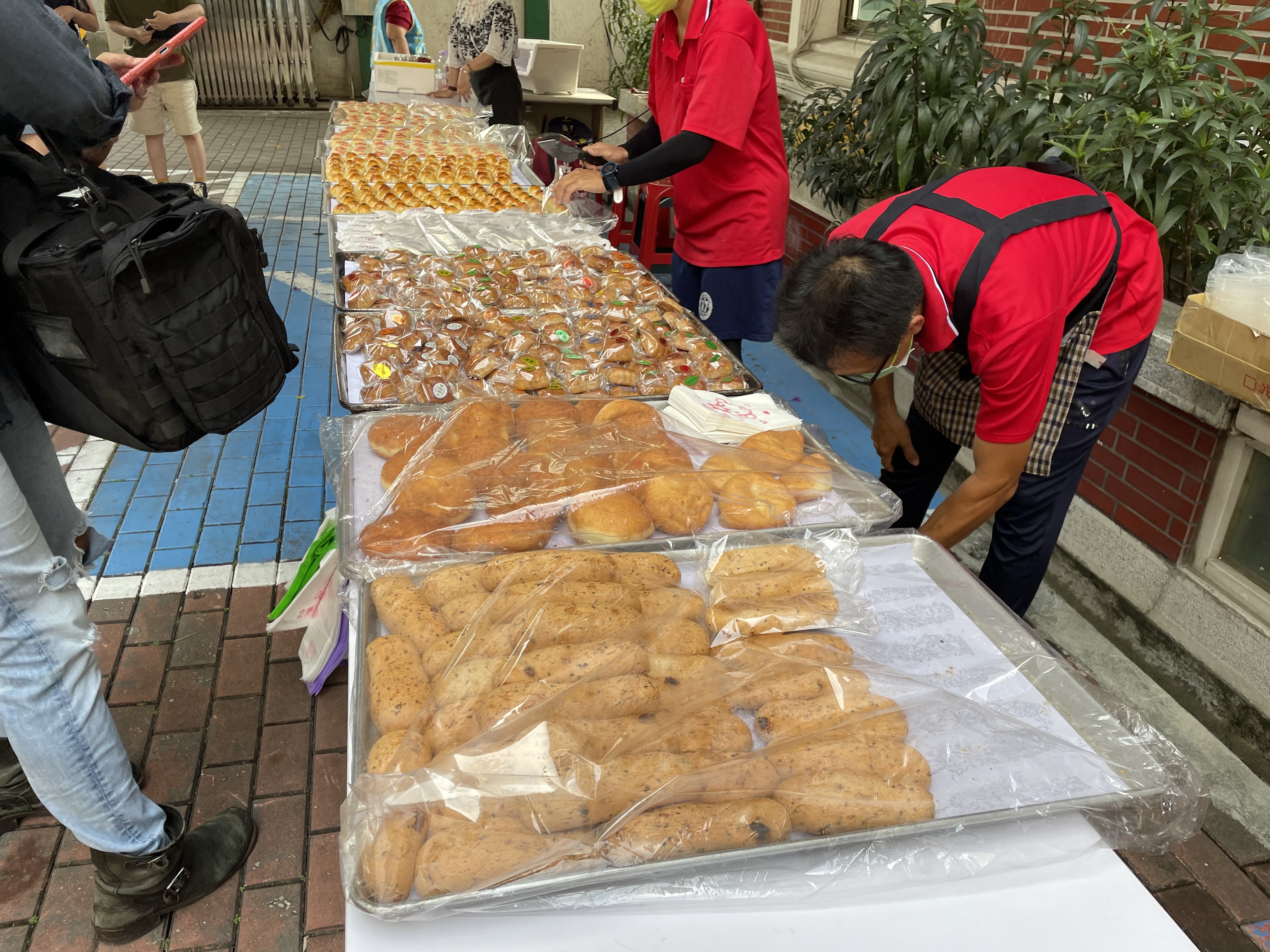 臺南法拍會入帳558萬元
台南東區路地以343萬3千元拍定
義務人設攤賣月餅生意好