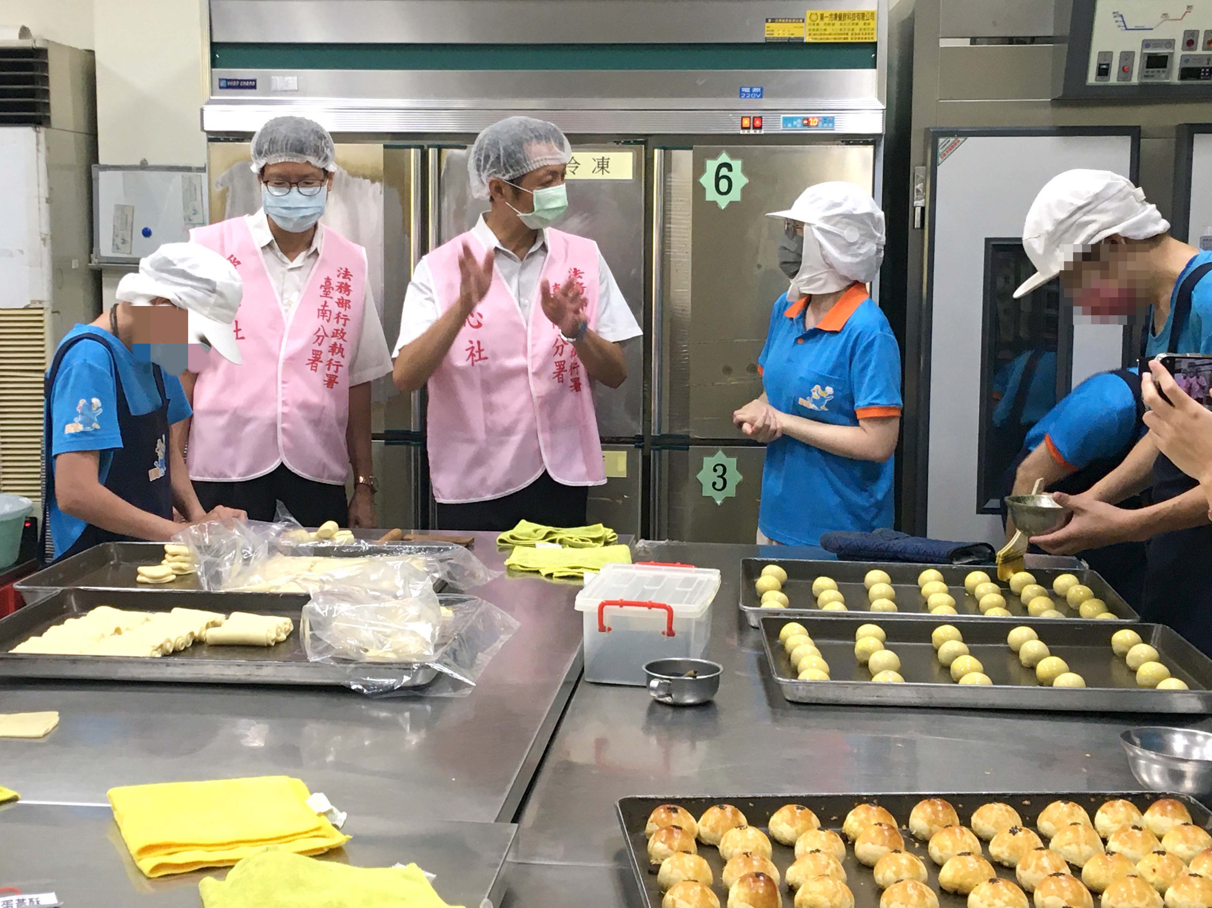 (臺南分署)1120907秋節前夕公益關懷新聞稿(相片(2)  