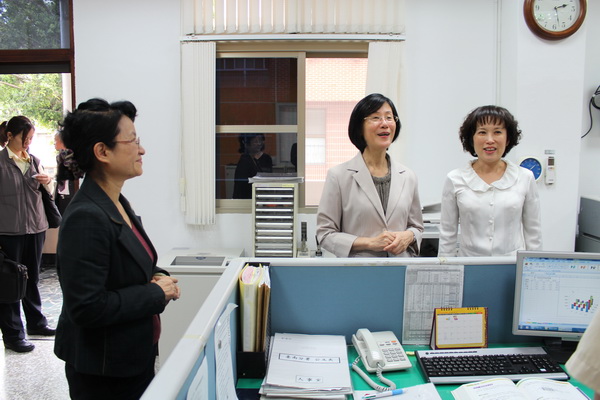 1021122法務部羅部長訪視本分署 照片3